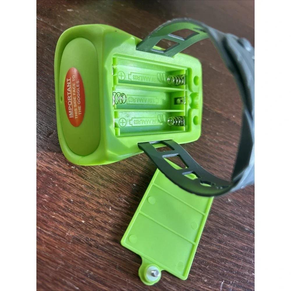 Alien Vision Blaster Challenge Action Game Fotorama Goggles & Wrist Blaster Work